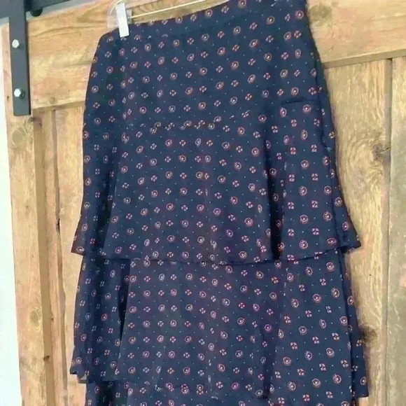 ❤️5/$25❤️ A line skirt - Picture 1 of 4